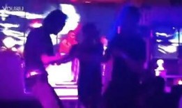 酒吧舞男视频在线观看